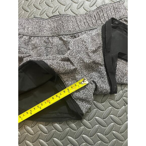 Womens Lululemon Two With One Short Black Gray (Reversible 3") size 4 Active - Picture 9 of 10